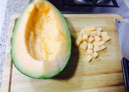 吃哈密瓜自拍视频网