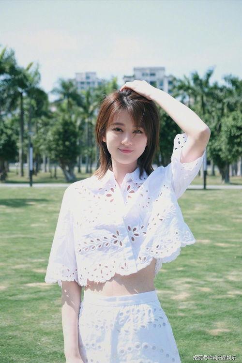 精神小妹网红吃瓜图片,搞笑瞬间引网友热议